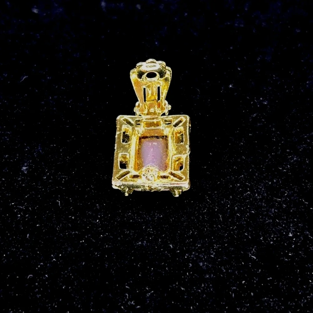 Vintage Lilac and yellow gold Clip on Earrings. Square.